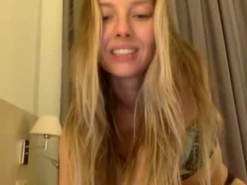 girl
        preciousdi cam image #35979