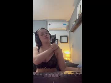 girl Free Sex Cam Chat with eemilyyyy19