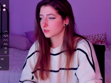 girl
        vvednesday cam image #39363