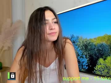 girl
        mila_hi cam image #61092