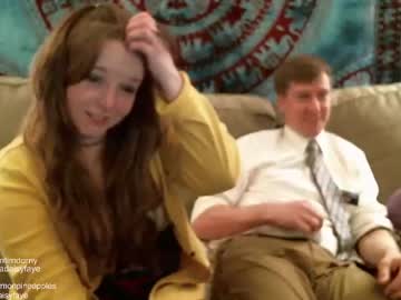 couple
        themormonman cam image #60331