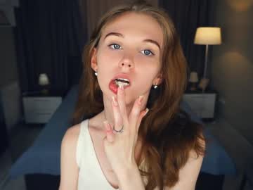 girl
        cathrynchapel cam image #193336