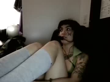 girl
        girlnamedblue cam image #128611