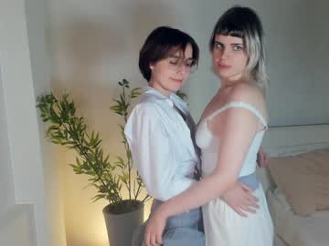 couple
        hoiiy_cute cam image #107051