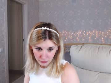 girl
        tendermoon__ cam image #137502